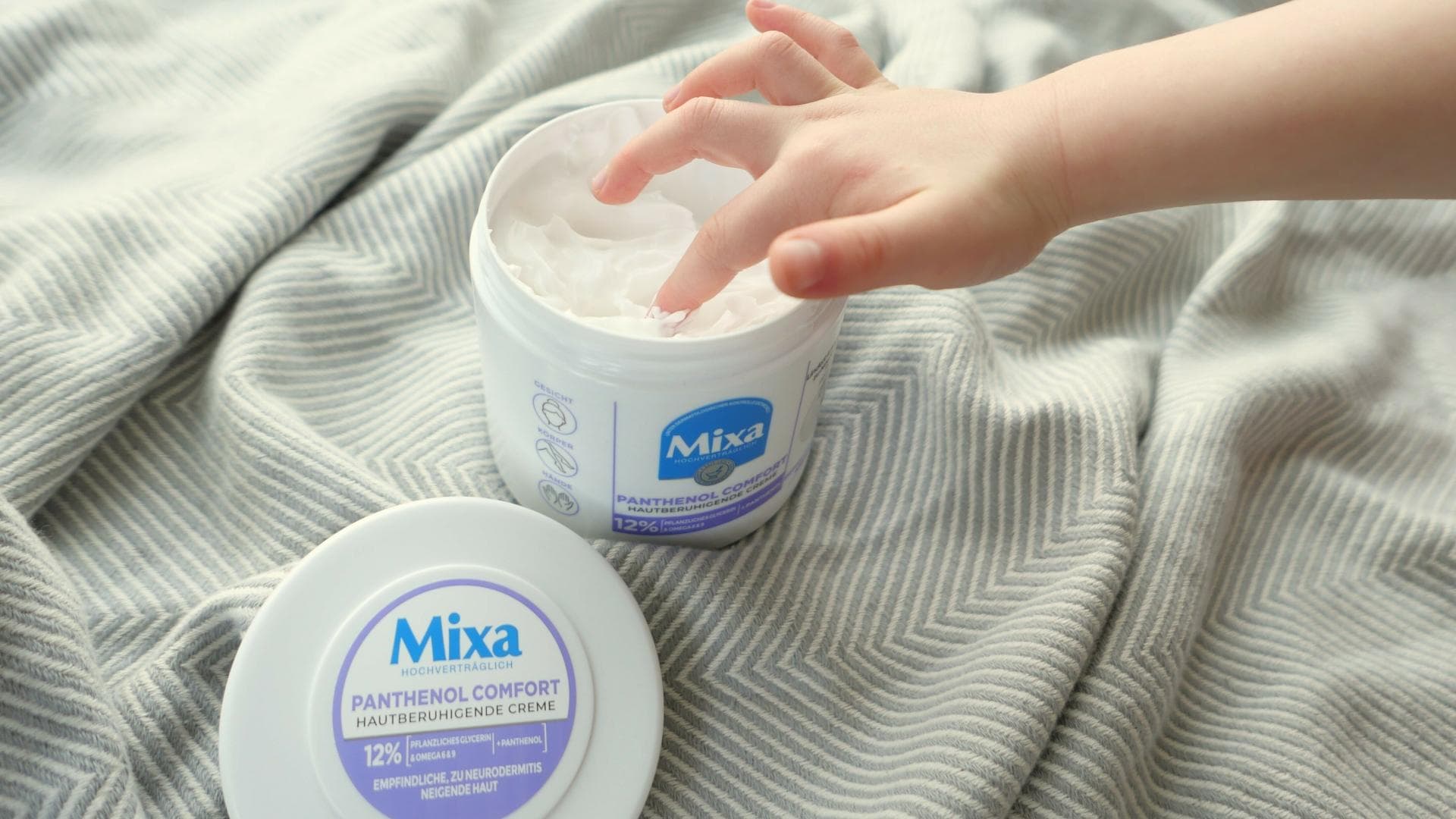 Mama Ulrike hat die Creme gemeinsam mit ihrer Tochter getestet Mama Ulrike hat die Creme gemeinsam mit ihrer Tochter getestet