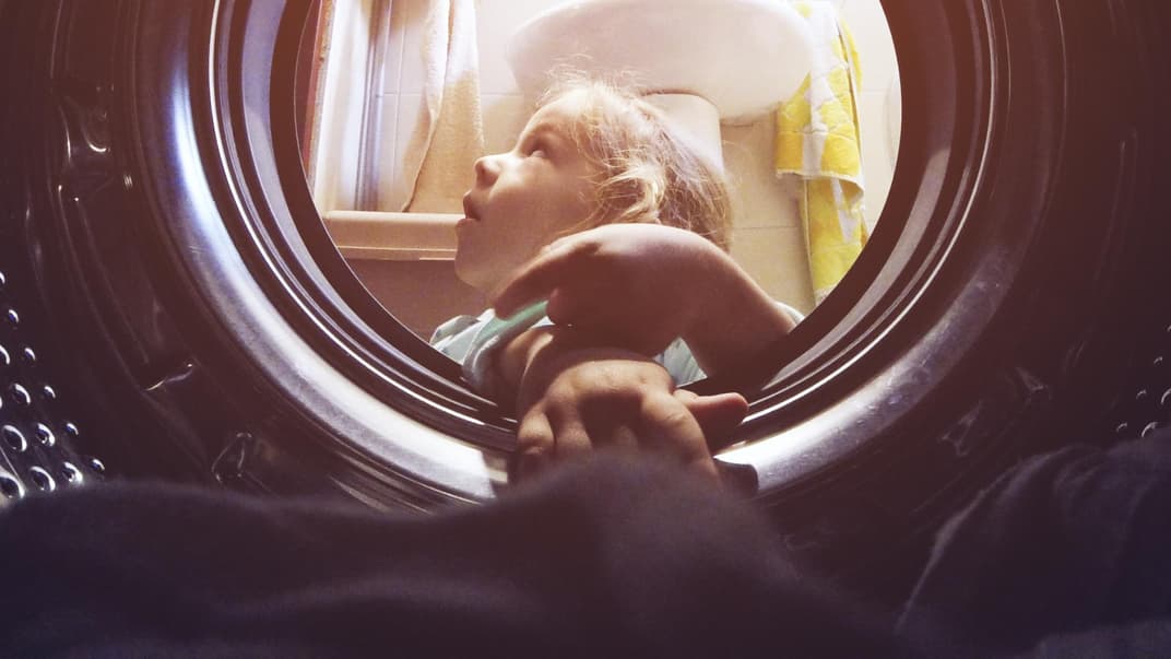 Die Gefahr von Waschmaschinen für Kinder