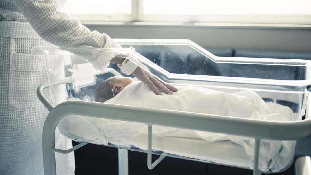 Baby direkt nach der Geburt verlassen wegen Treacher-Collins-Syndrom