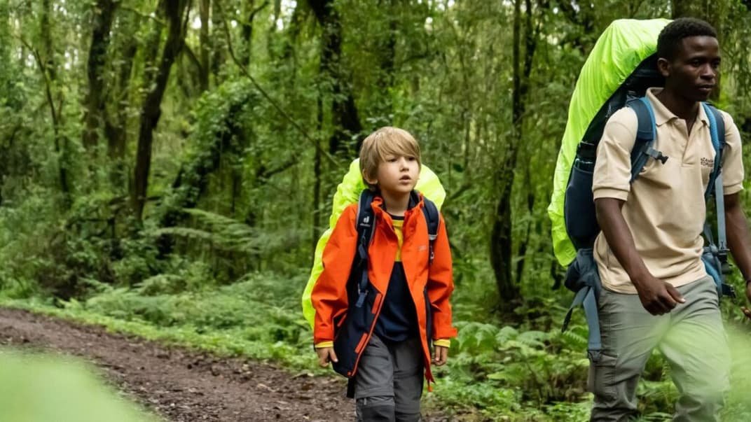 Fünfjähriger besteigt den Kilimandscharo.