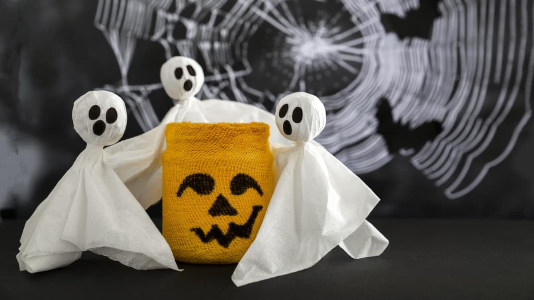 Gespenster basteln für Halloween 