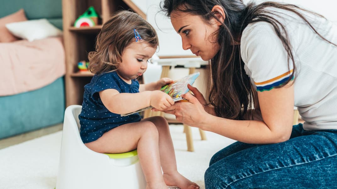 Töpfchen-Bücher können Kindern beim Trockenwerden helfen. 