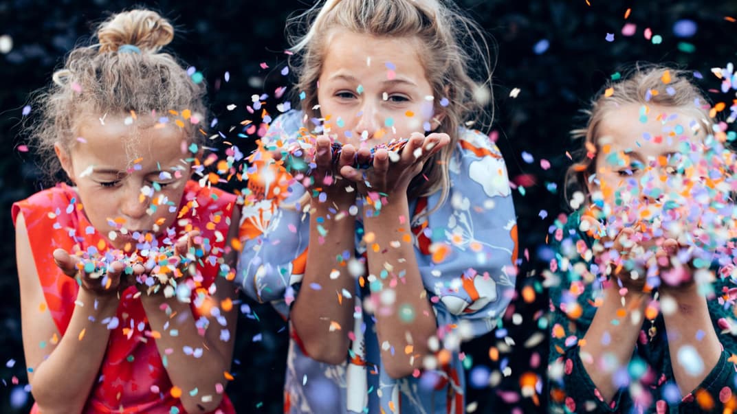 Kinder haben Spaß auf dem Kindergeburtstag – und an den tollen Spielideen.