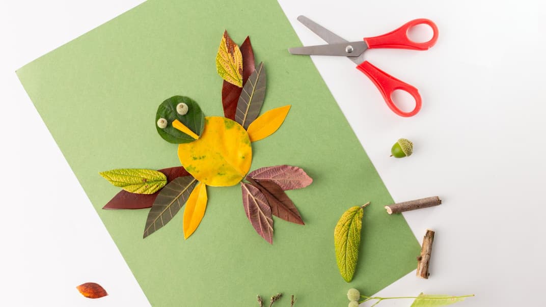 Einen Vogel basteln mit Herbstblättern