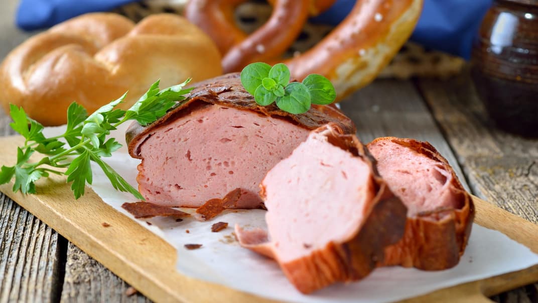 Brettchen mit Leberkäse