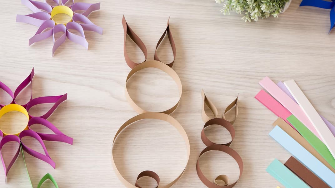 Osterbasteleien aus Papierstreifen