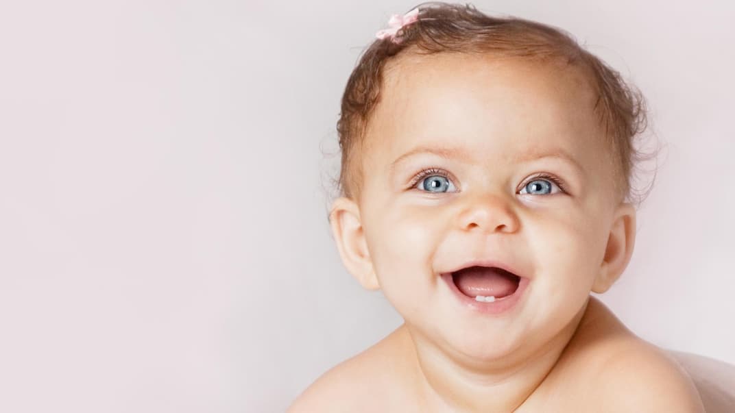 Vielleicht kommt auch schon der erste Zahn.