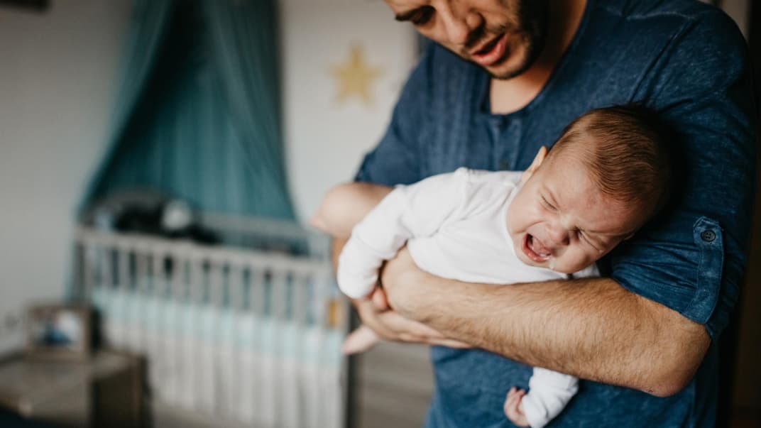 Der Fliegergriff hat sich bei Drei-Monats-Koliken bewährt. 