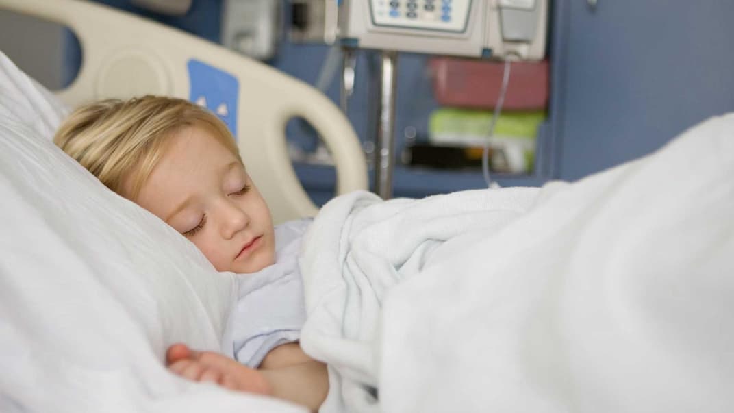 Immer mehr Kleinkinder müssen dieses Jahr mit Atemwegsinfekten durch das RS-Virus ins Krankenhaus.