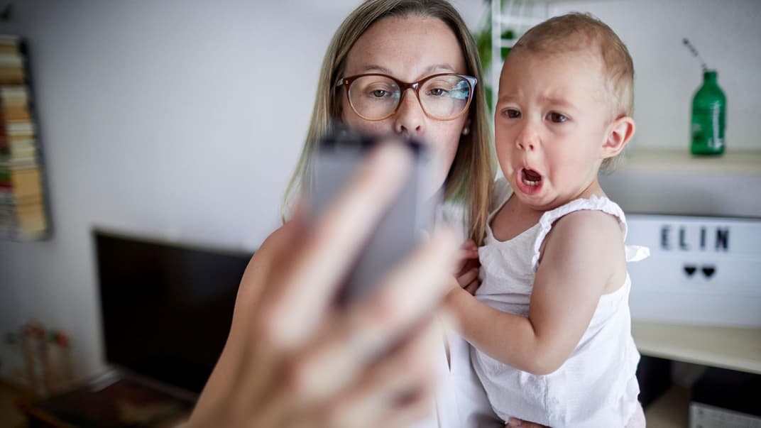 WLAN-Strahlung kann schädlich für Babys sein. Denn: Sie verändert unsere Zellen. 