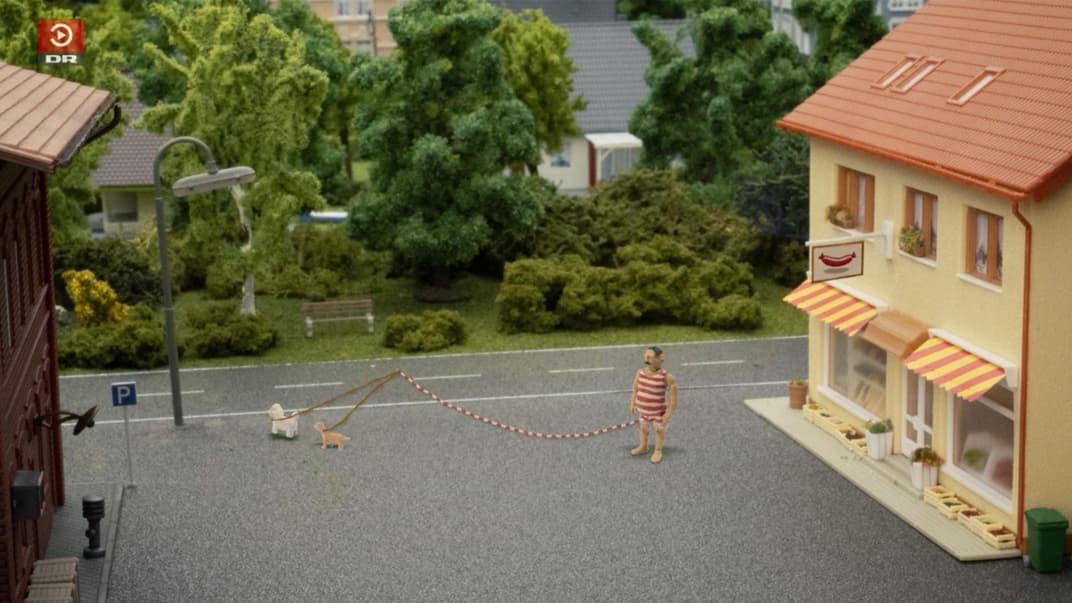 Johns Genital ist in jeder Lebenslage praktisch.