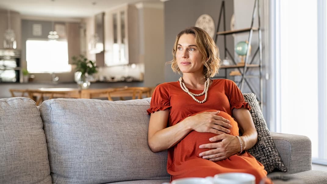 Ältere schwangere Frau.