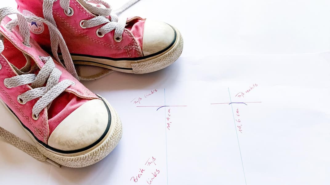 Kinderfüße richtig zu messen ist gar nicht schwer – man muss nur wissen, wie!