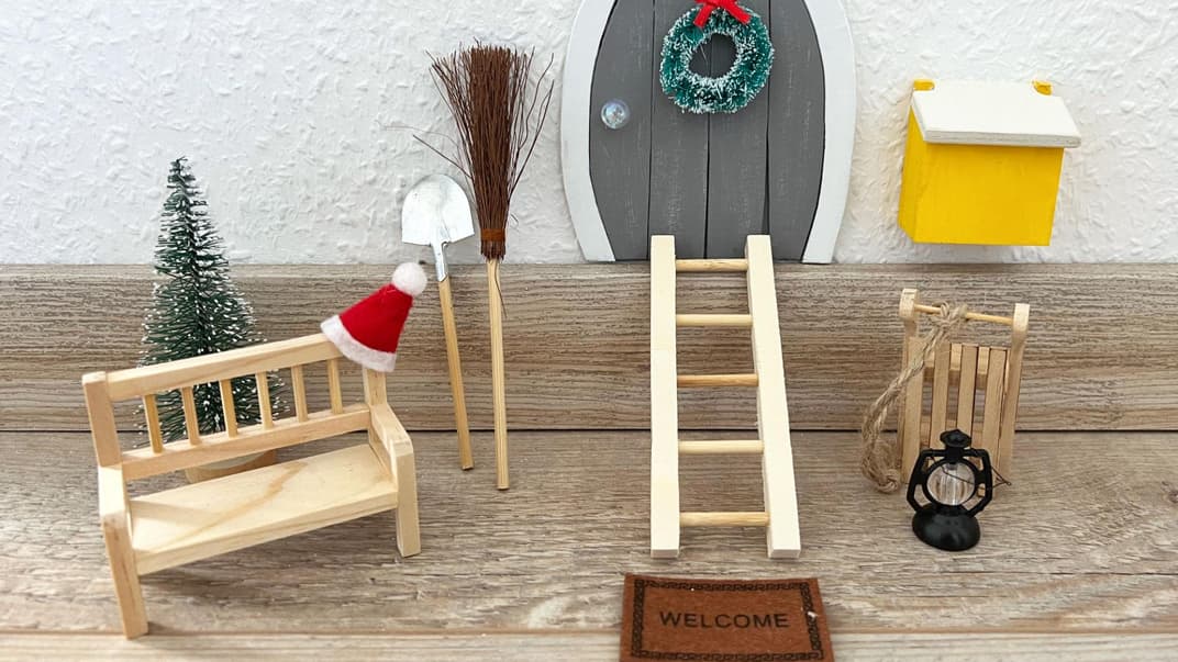 Wichteltür mit Zubehör.