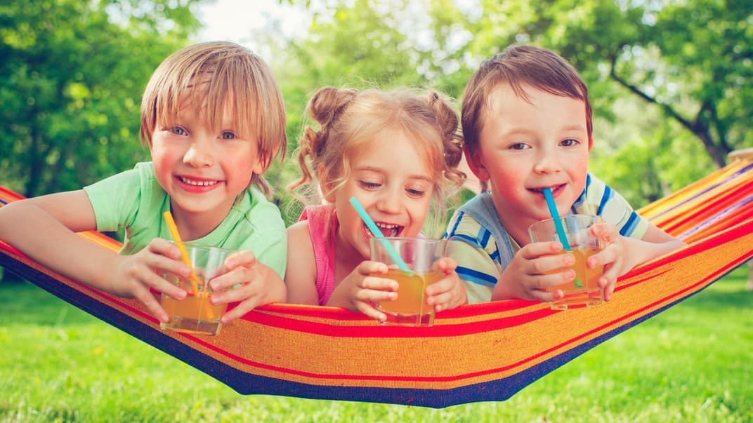 Kinder wollen neben Wasser und Tee auch andere Durstlöscher wie Saft.