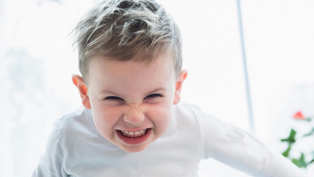 Irgendwann kommt der Zeitpunkt, an dem Kinder großen Gefallen an "bösen Wörtern" haben. 