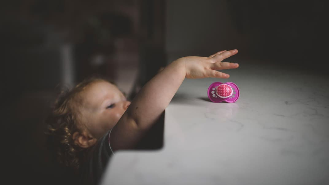 Viele Kindern fällt es anfangs schwer, ohne den geliebten Schnuller auszukommen.