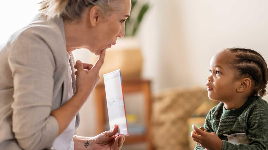 Je früher desto besser: Logopädie kann schon bei stotternden Kleinkindern sehr hilfreich sein. 