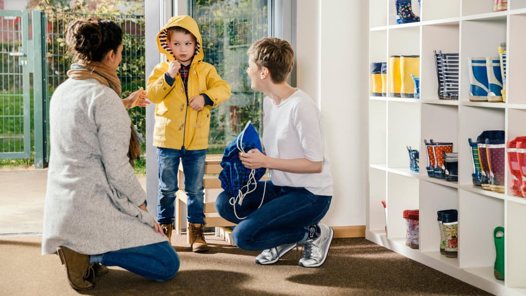 Das Loslassen fällt am Anfang der Eingewöhnung nicht immer leicht.