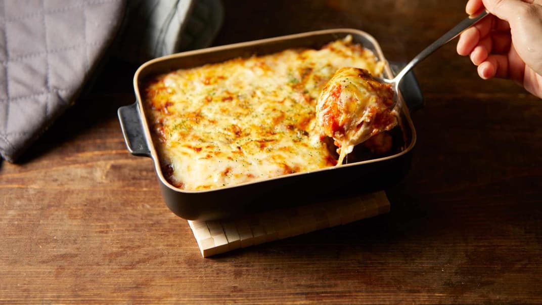 Mhhhm, eine leckere hausgemachte Lasagne im Wochenbett – dank Meal Train. 