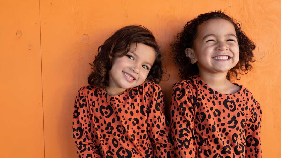 Gleich und gleich. Aber natürlich nicht bei der Namensgebung für Zwillinge.