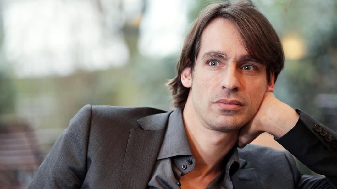 Richard David Precht hat einen leiblichen Sohn.