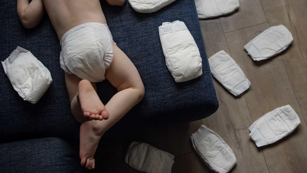 Baby 11 Monate Lässt Sich Nicht Wickeln Hilfe, mein Kleinkind lässt sich nicht wickeln! 9 echte Mami-Tipps