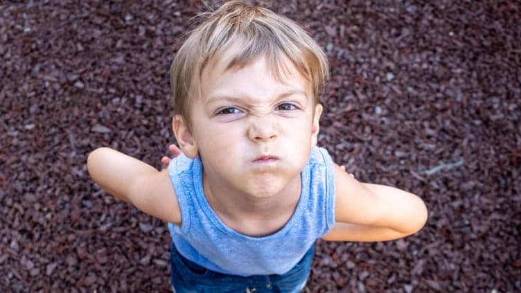 Kinder können einem ganz schön auf die Nerven gehen. Statt zurückzunerven empfiehlt Erziehungsexpertin Nicola Schmidt einen auf den ersten Blick ungewöhnlichen Ansatz ... 