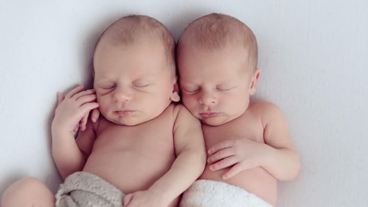 Schneller als die Anästhesisten: Hanno und Klaas kamen, noch bevor die PDA gesetzt werden konnte. Ihr erstes Fotoshooting verschliefen die Zwillingsbrüder allerdings.