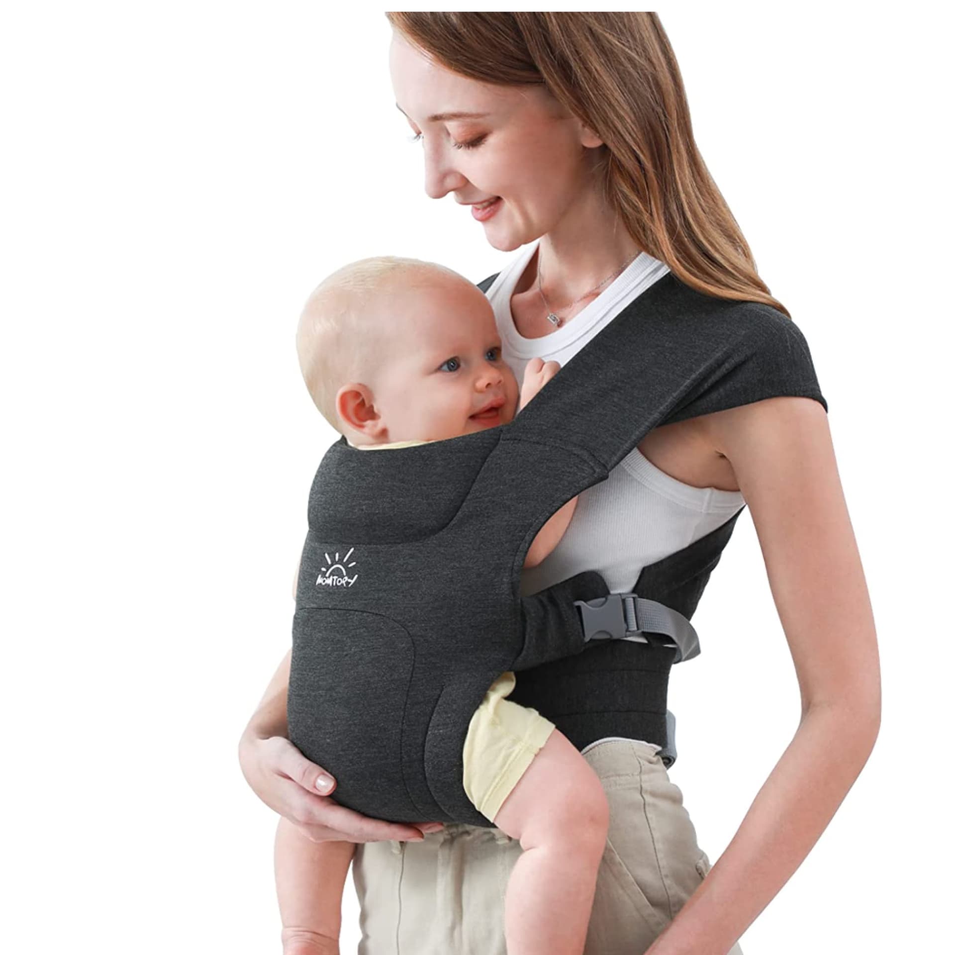 Mama trägt ihr Baby in einer Babytrage von Momtory Mama trägt ihr Baby in einer Babytrage von Momtory