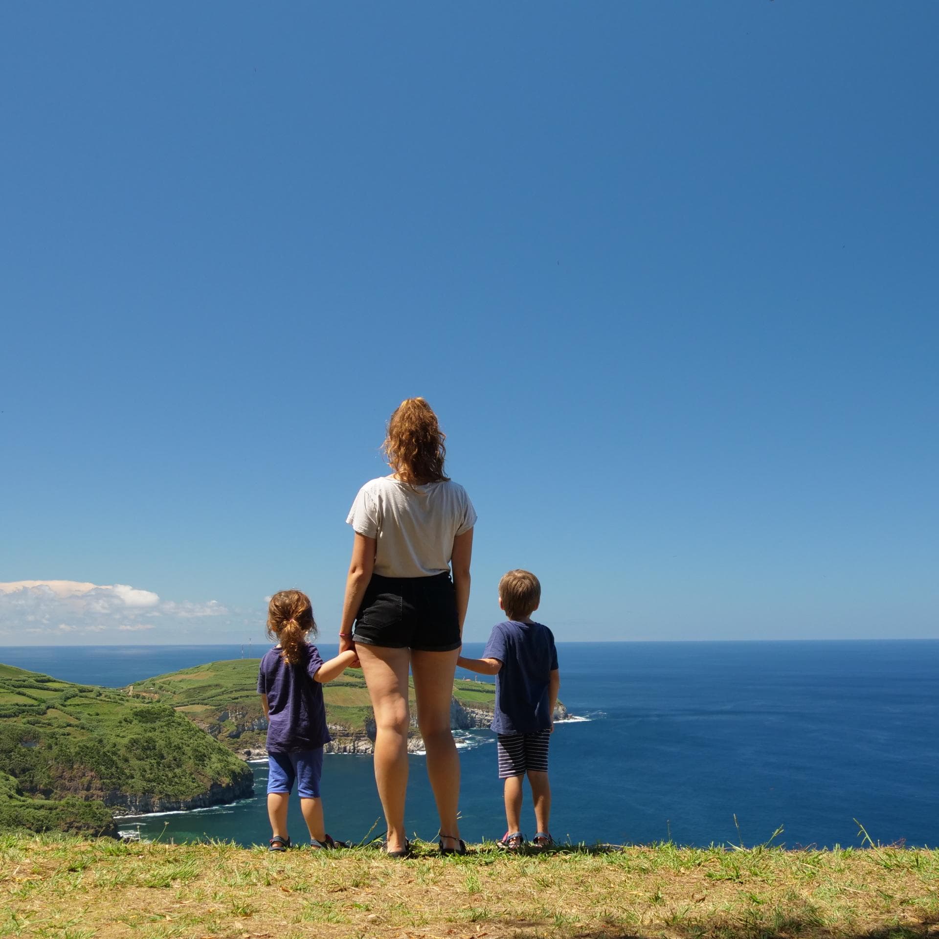 Ausblick von der Klippe auf Sao Miguel