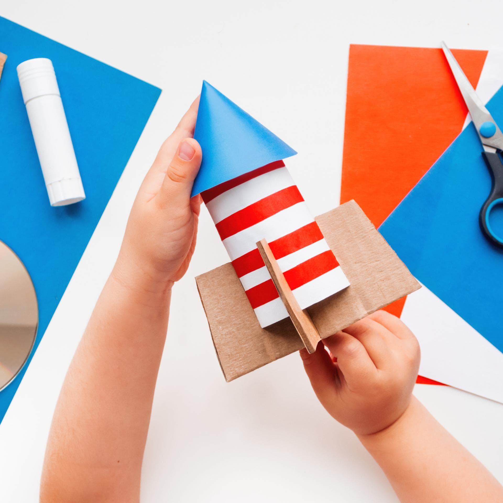 Ein gebastelter Leuchtturm 