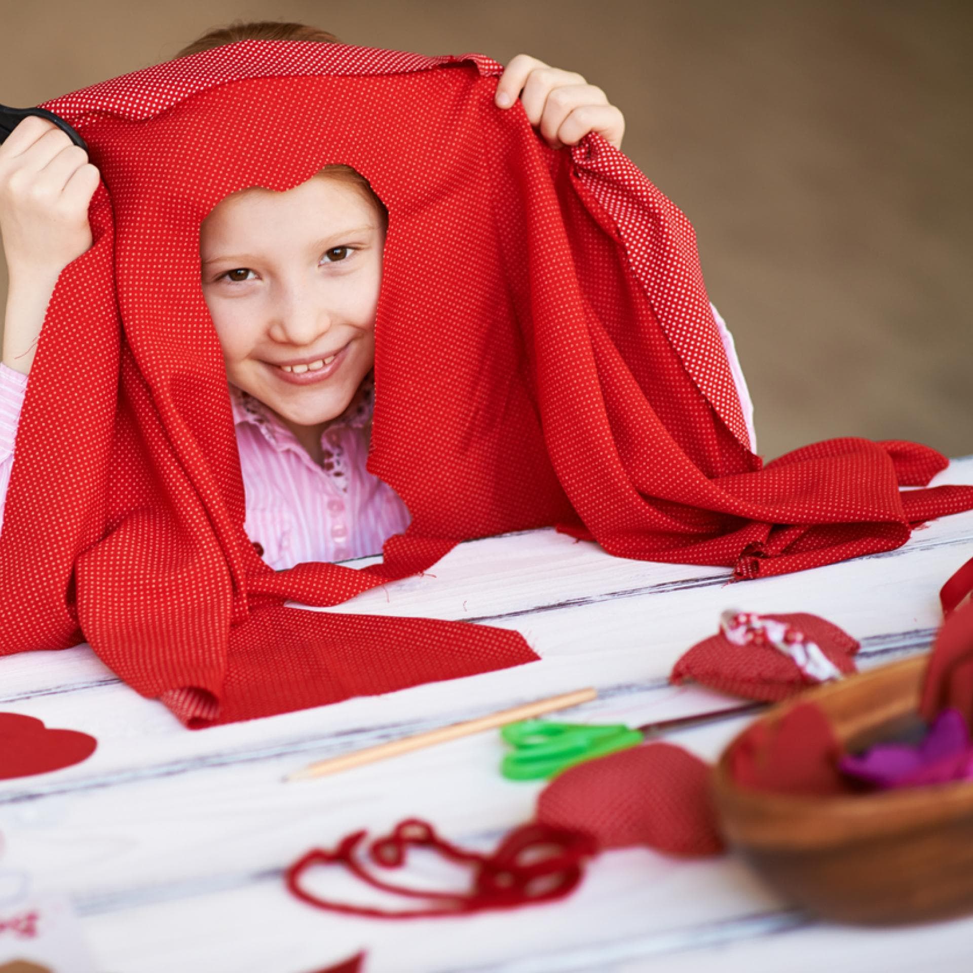 Basteln mit Stoffresten macht auch Kindern Spaß.