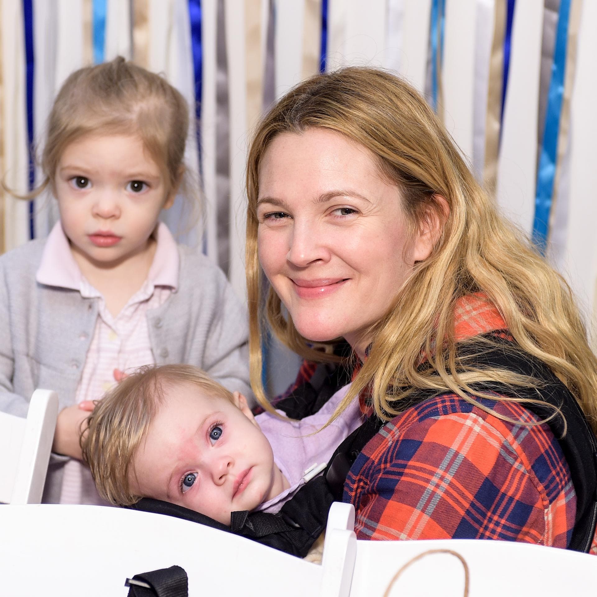Drew Barrymore mit ihren beiden Töchtern.