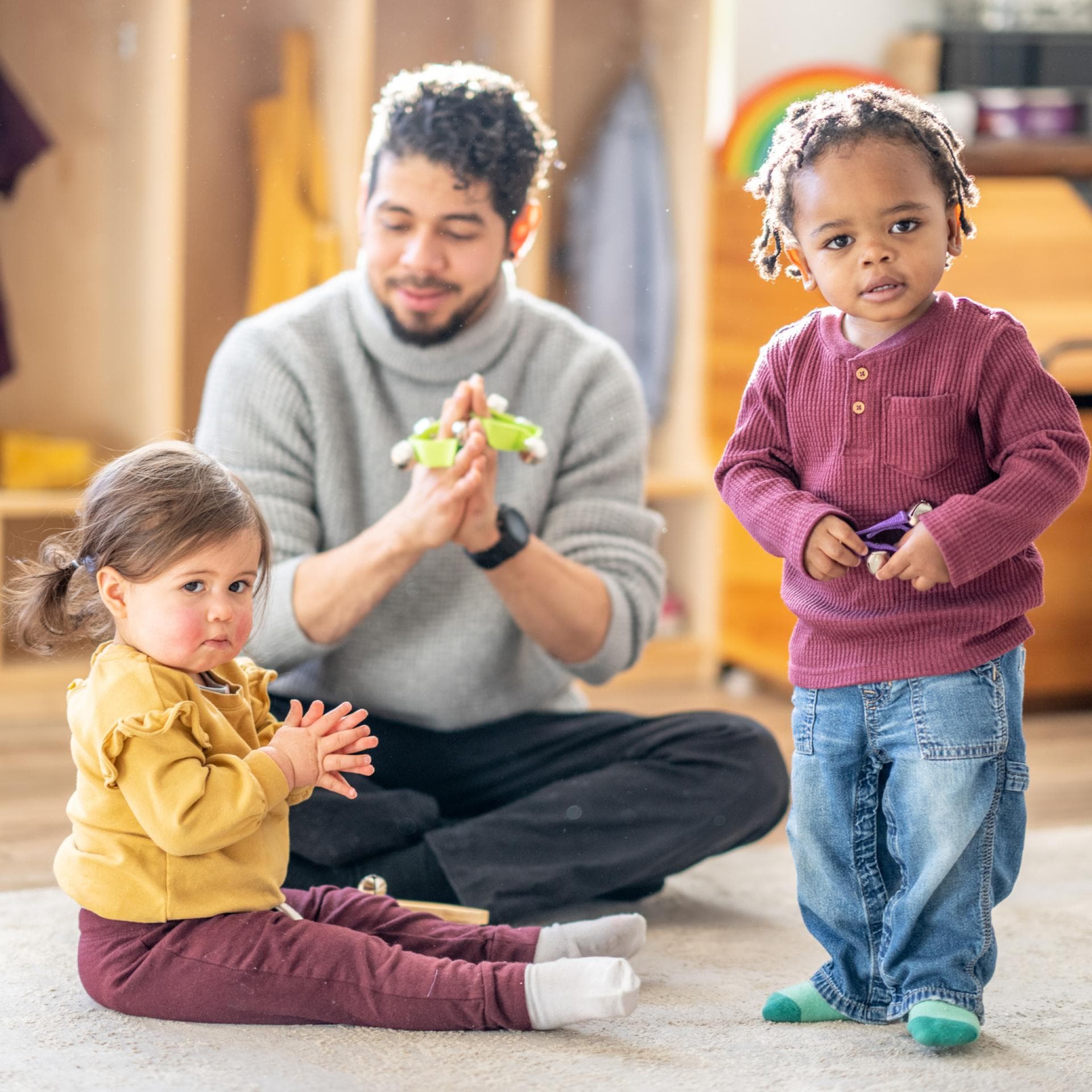 Kinder und Erzieher in der Kita