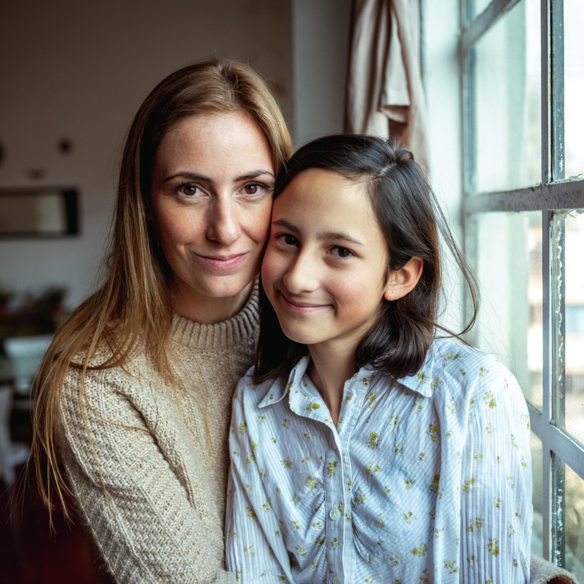 Mutter und Teenager-Tochter.