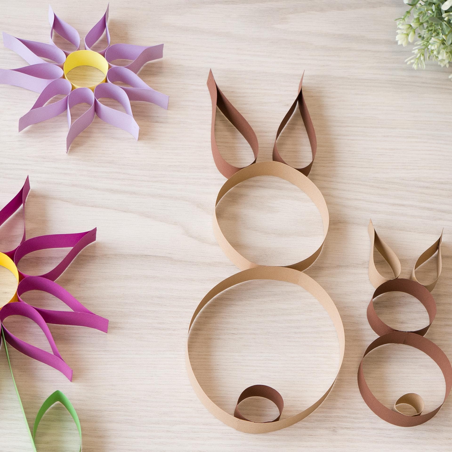 Osterbasteleien aus Papierstreifen