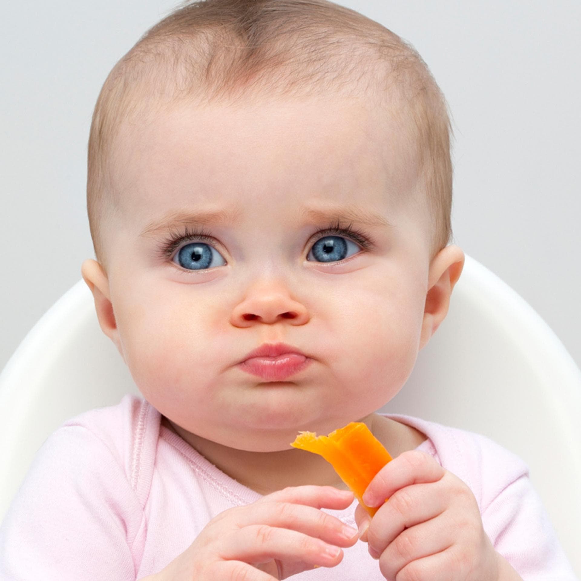 Beim Baby-led Weaning bekommt das Baby Fingerfood statt Babybrei.