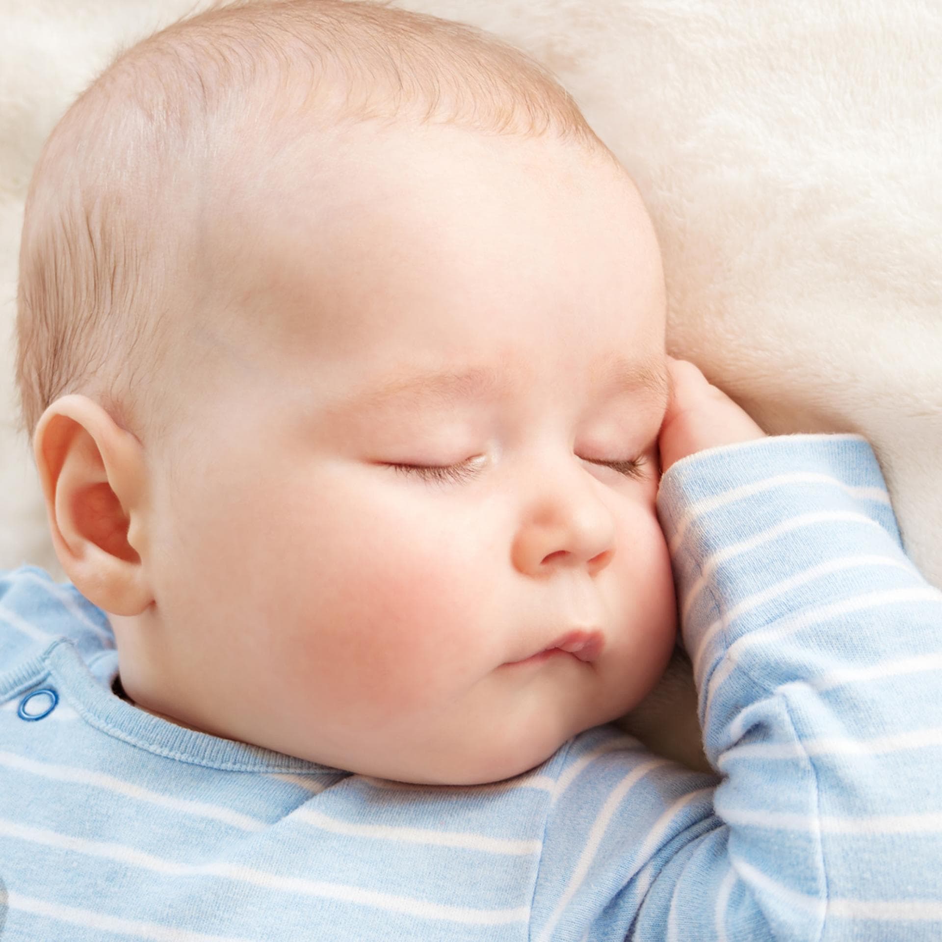 Baby schläft.