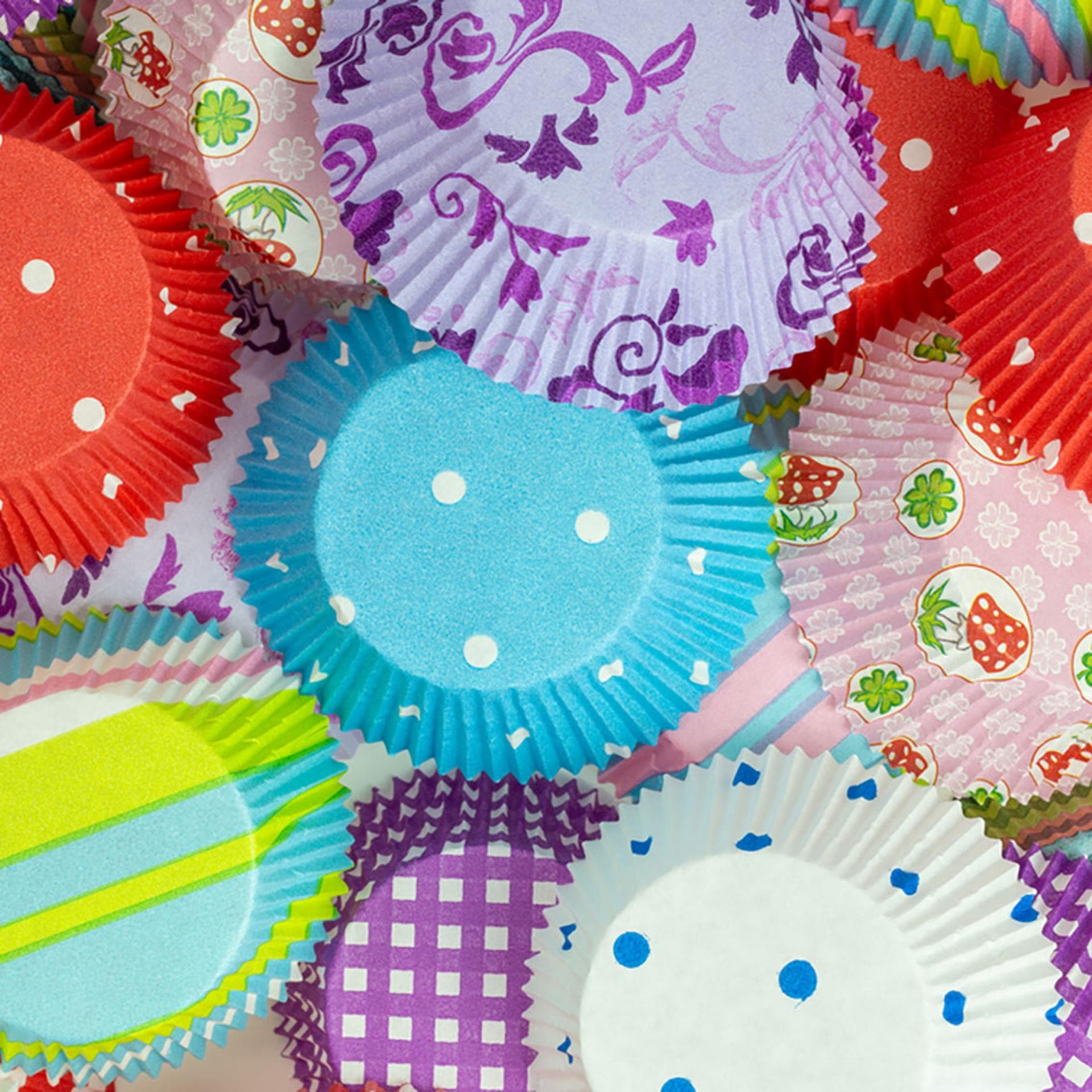 Muffinförmchen aus Papier lassen sich im Sommer prima umfunktionieren.