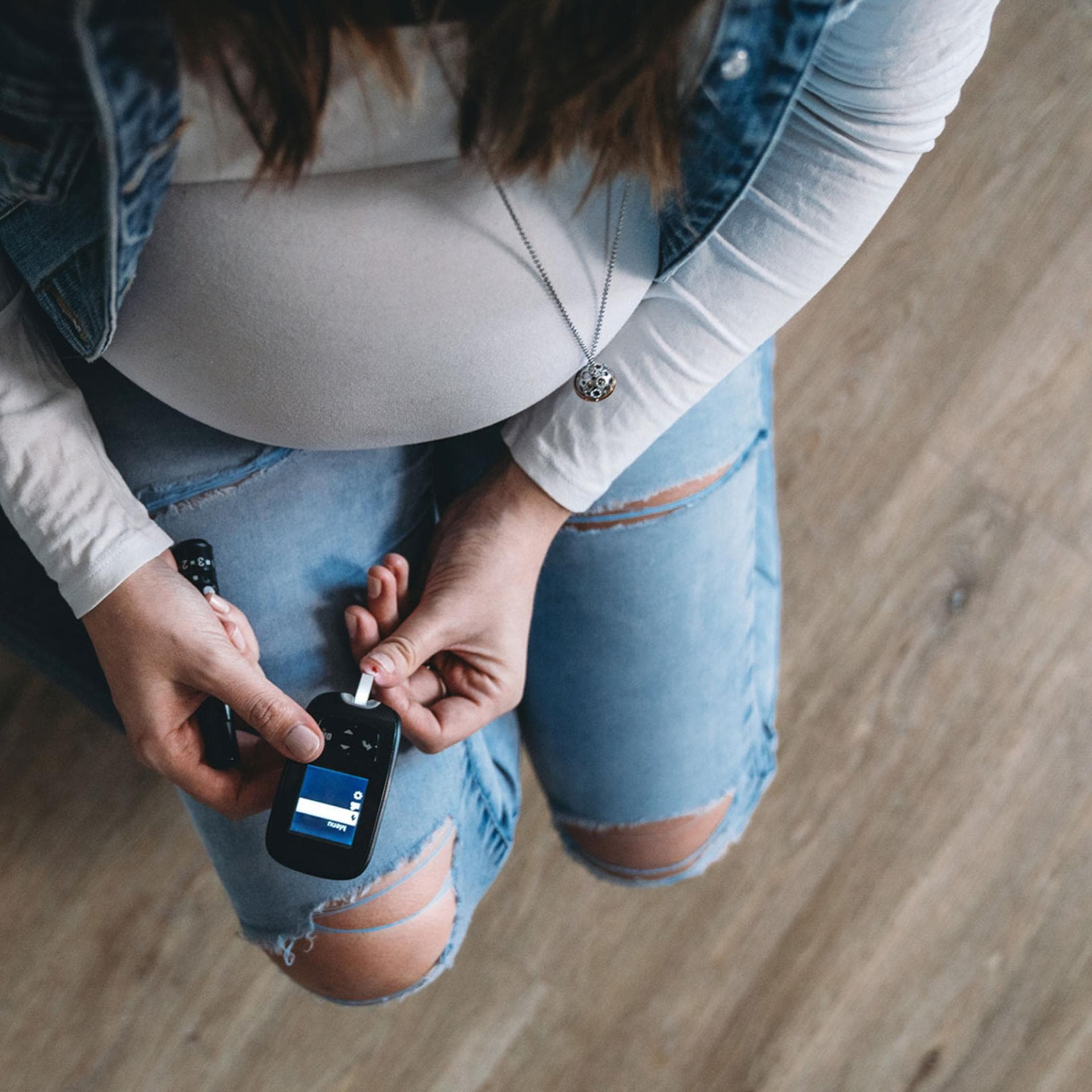Die Werte bei einem Schwangerschaftsdiabetes lassen sich ganz einfach zu Hause selbst checken.