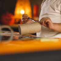 Hübsche Klopapier-Sterne als Weihnachtsdeko basteln