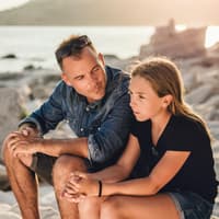 Vater mit Teenager-Tochter