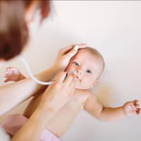Ein Nasensauger fürs Baby kann sehr hilfreich sein