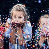 Kinder haben Spaß auf dem Kindergeburtstag – und an den tollen Spielideen.