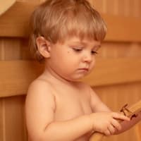 Ein Baby in der Sauna ist ein seltener Anblick.