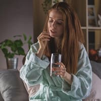 Hormonelle Verhütung in der Stillzeit ist mit der sogenannten Stillpille möglich.