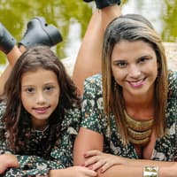 Der Mini-Me-Trend: Mamas und Töchter sehen wir immer häufiger im Partnerlook.