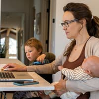 Arbeiten, als gäbe es die Kinder nicht – eine Disziplin, die viele Eltern trainieren.