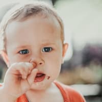 Popel essen ist zwar verpöhnt, aber gar nicht schlimm für die Gesundheit. Im Gegenteil!